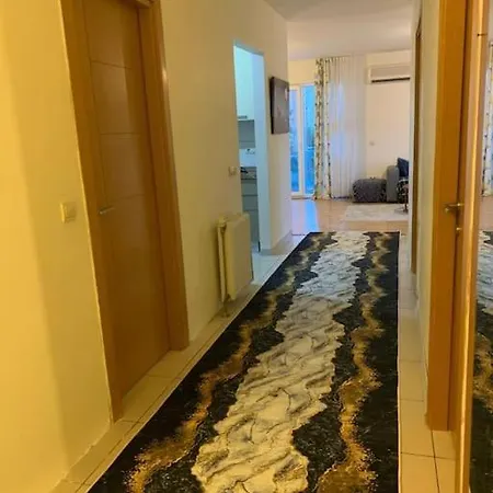 Lovely 2-bedroom With Pool, Near Restaurants. *