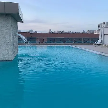 Lovely 2-bedroom With Pool, Near Restaurants. Büyükçekmece