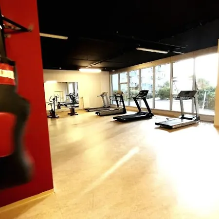 Apartman Lovely 2-bedroom With Pool, Near Restaurants. Büyükçekmece