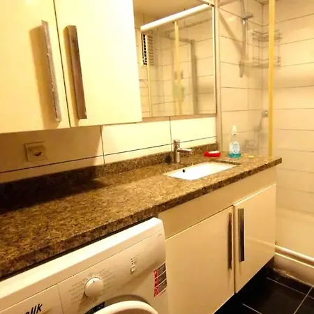 Lovely 2-bedroom With Pool, Near Restaurants. Apartman Büyükçekmece