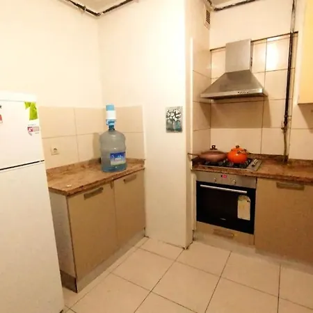 Lovely 2-bedroom With Pool, Near Restaurants. Büyükçekmece